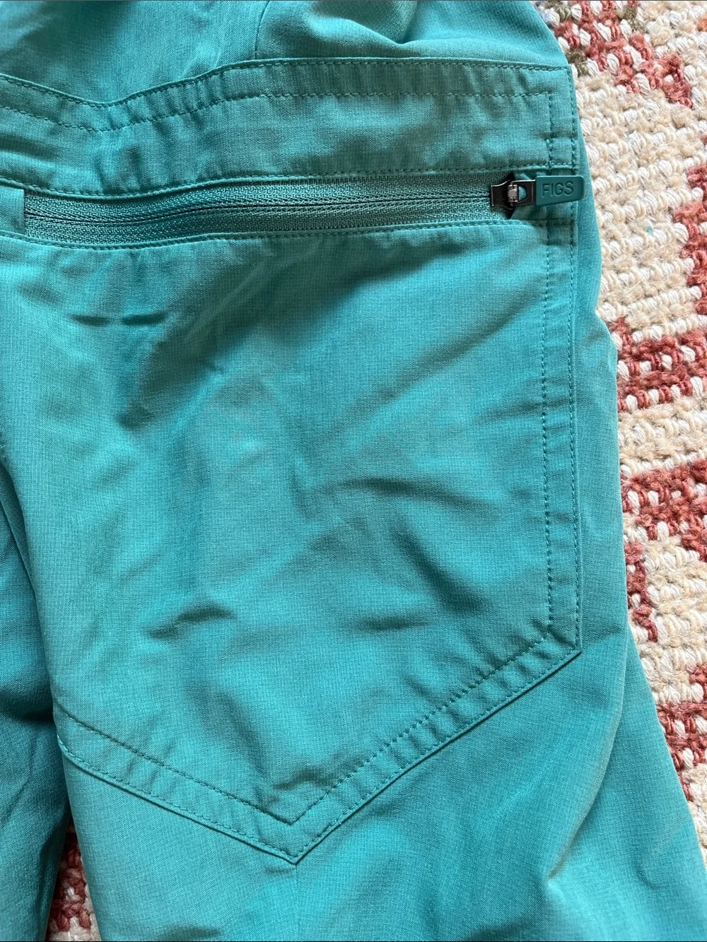 FIGS FREEx Zamora Jogger Scrub Pants Size L Green Pink Drawstring EUC